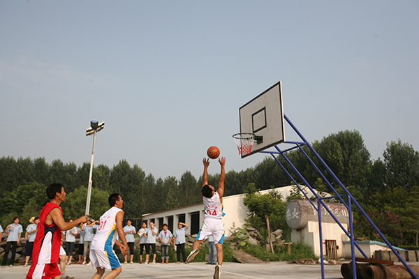 Company holiday basketball competitions